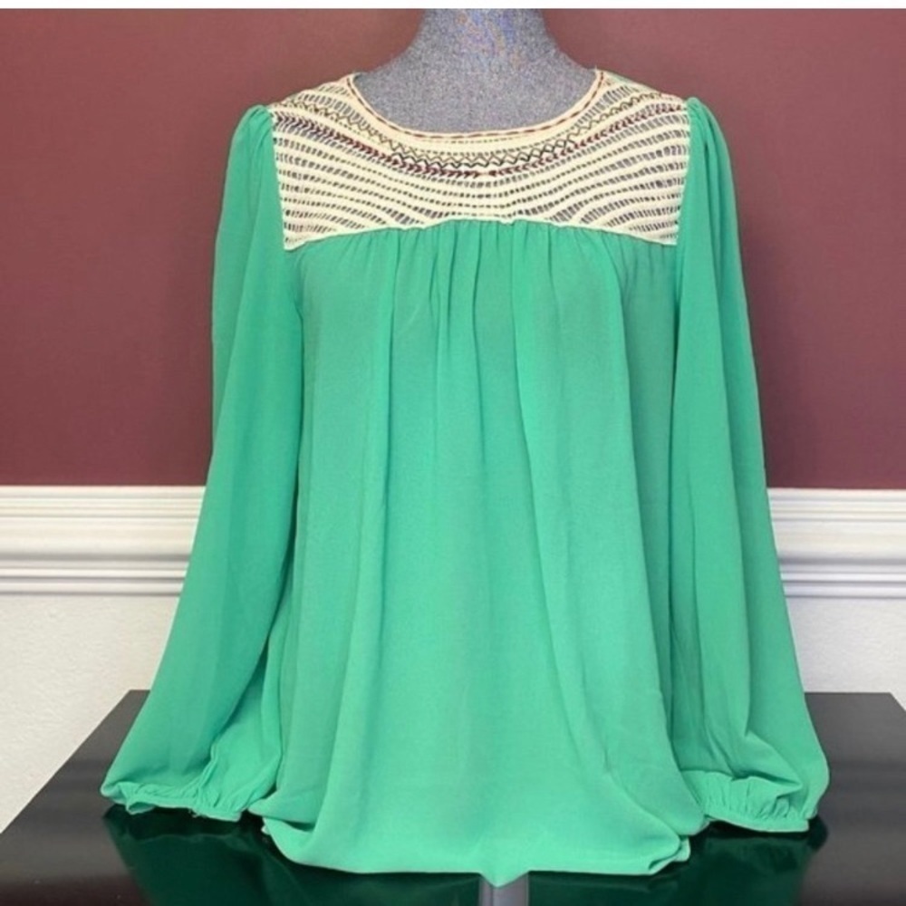 Umgee green sheer blouse with decorative top
sz M - Picture 4 of 5